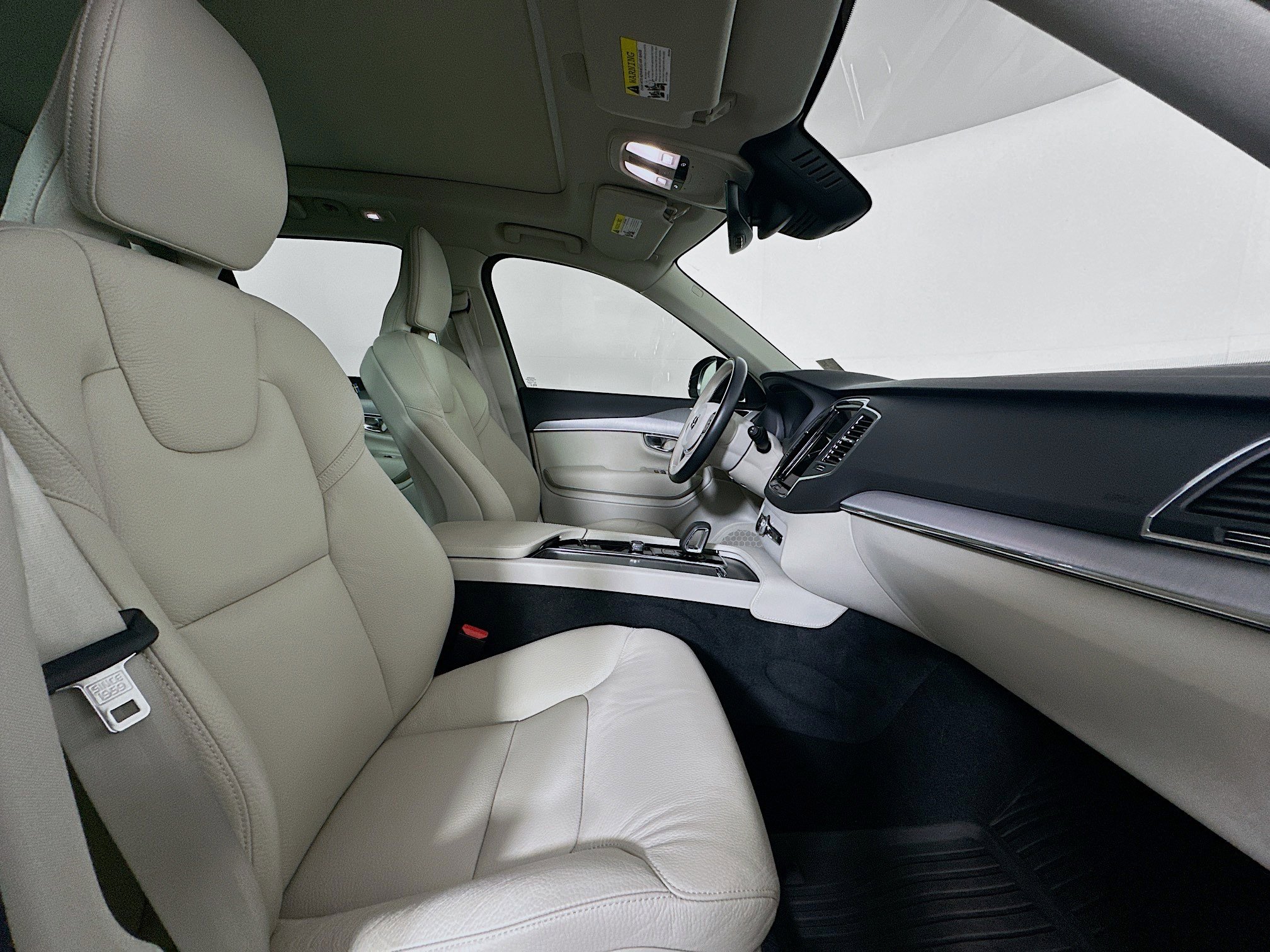 Used 2025 Volvo XC90 B5 Core w/ Protection Package AWD/4WD image 34