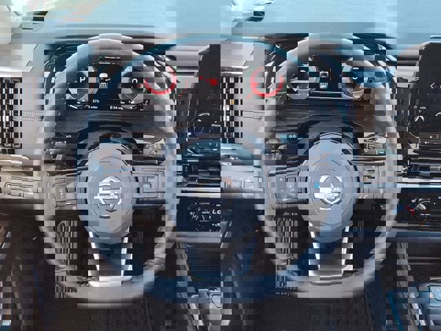 Used 2025 Nissan Pathfinder Platinum w/ Cargo Package image 21