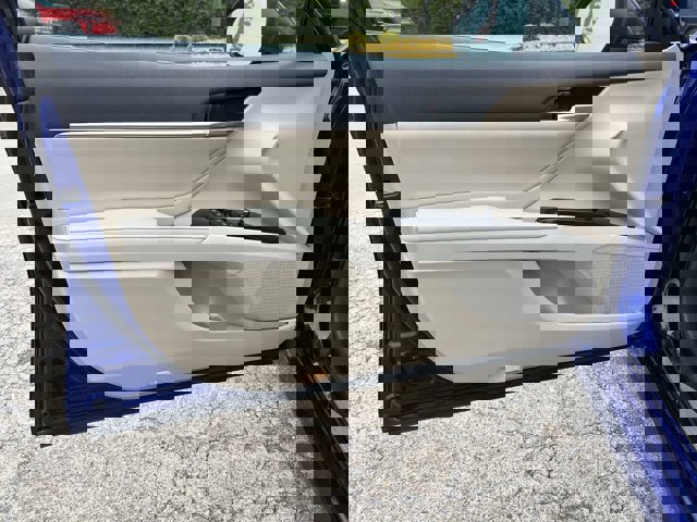 Used 2018 Toyota Camry XLE image 23