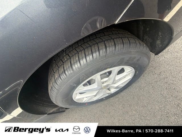 Used 2022 Chevrolet Equinox LS w/ LS Convenience Package AWD/4WD image 19