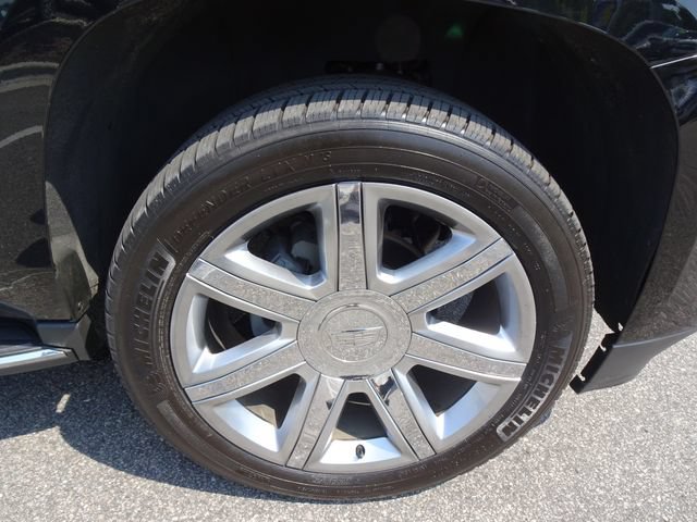 Used 2017 Cadillac Escalade Luxury AWD/4WD image 38