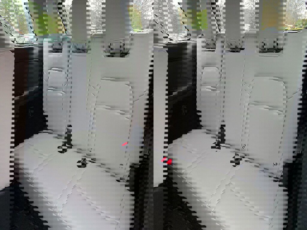 New 2026 Nissan Pathfinder SL image 15