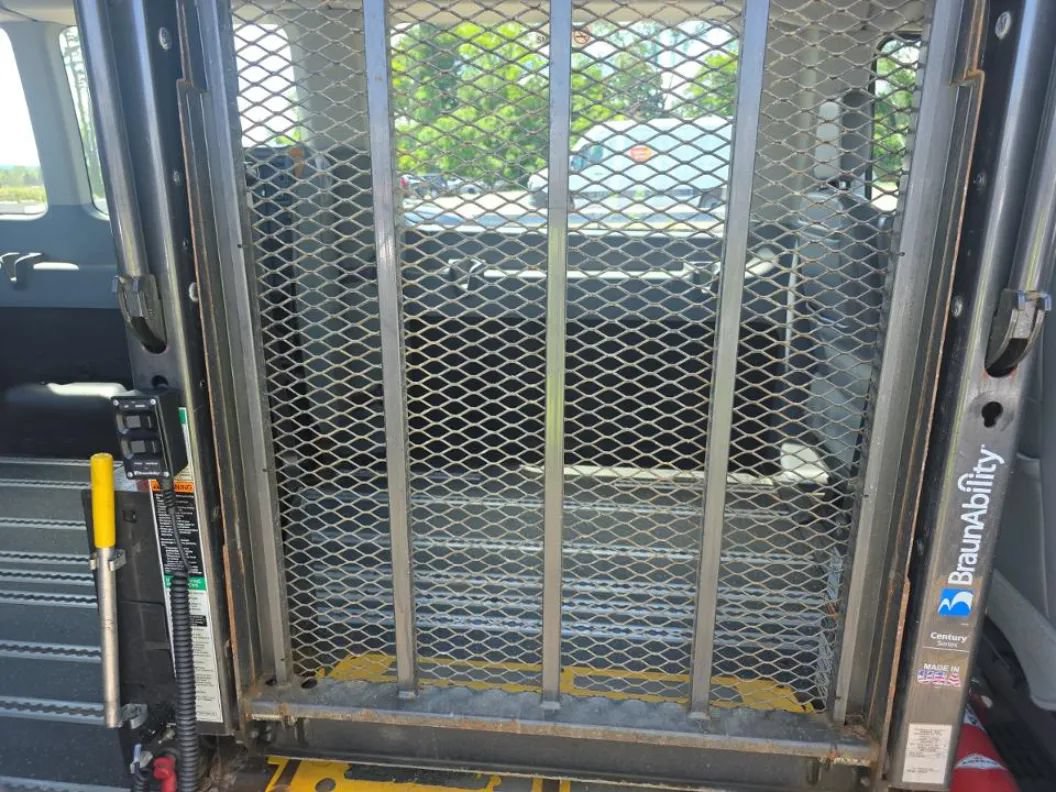 Used 2018 Ford Transit 350 XL RWD image 13