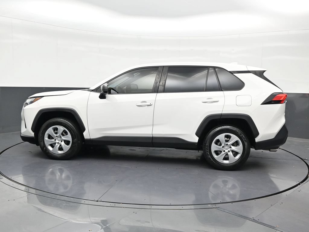 Used 2023 Toyota RAV4 LE FWD image 2