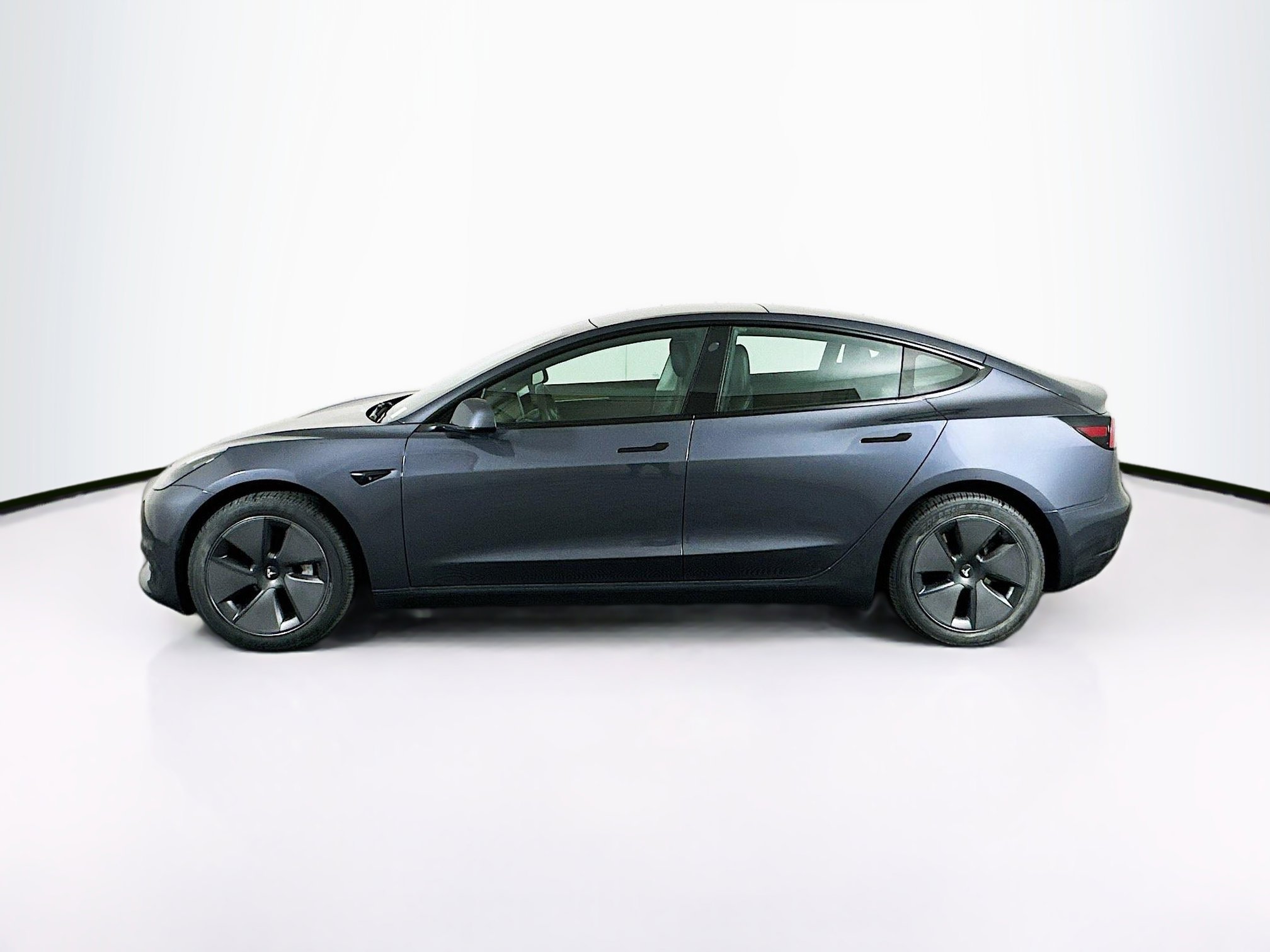 Used 2023 Tesla Model 3 Standard Range RWD image 4
