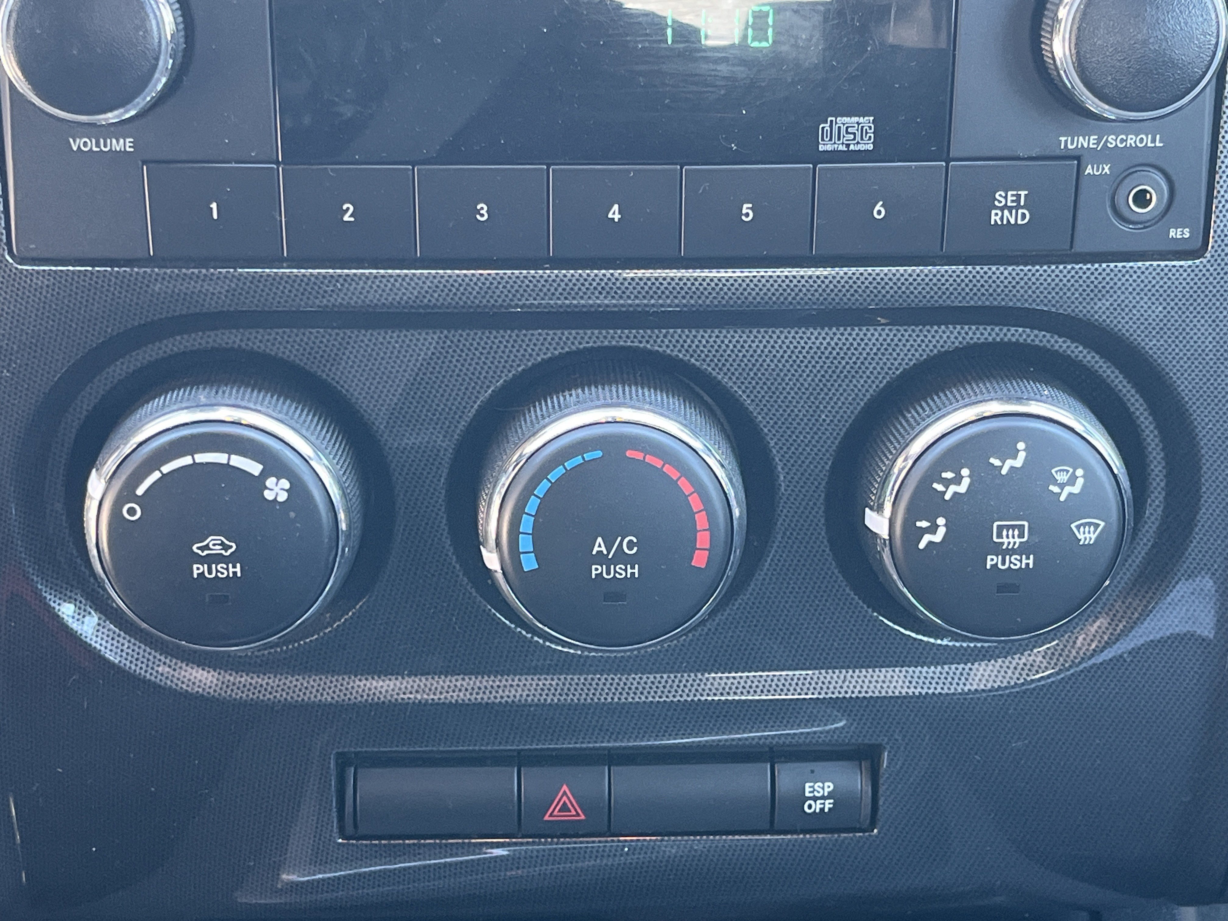 Used 2010 Dodge Challenger R/T image 6