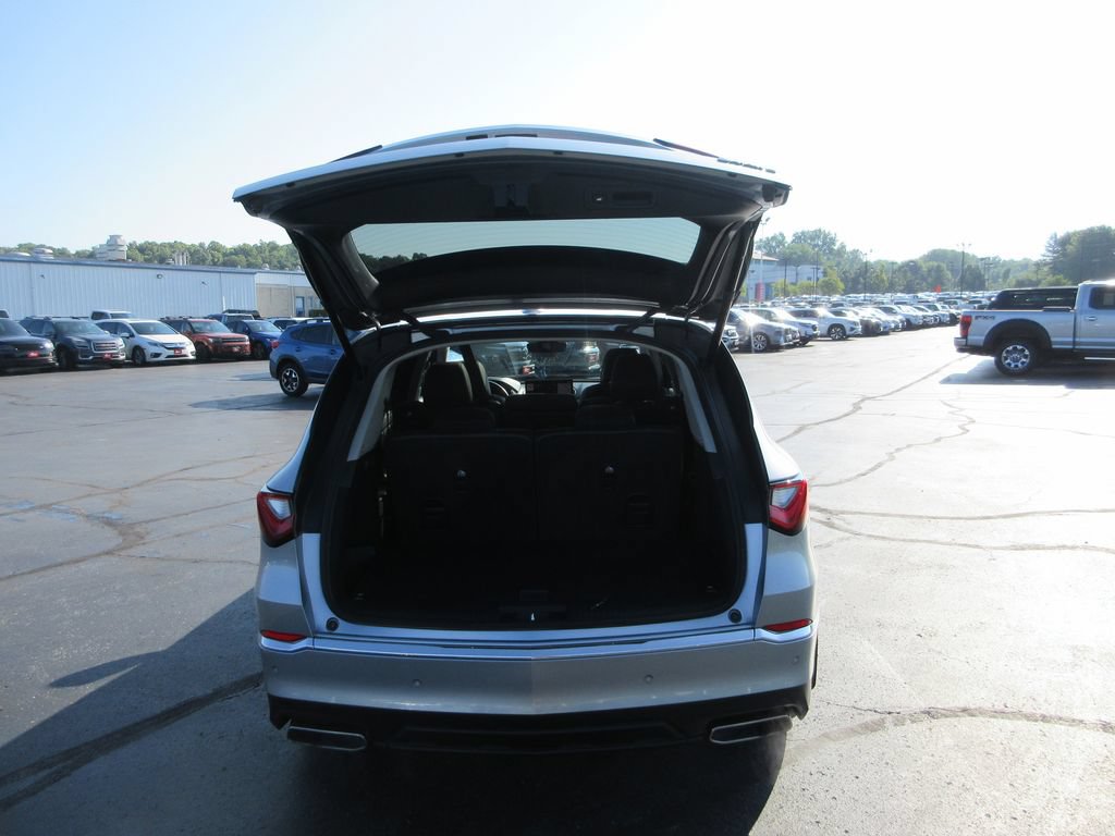 Used 2023 Acura MDX w/ Technology Package AWD/4WD image 8