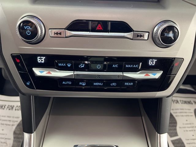 Used 2021 Ford Explorer XLT w/ Equipment Group 202A image 26