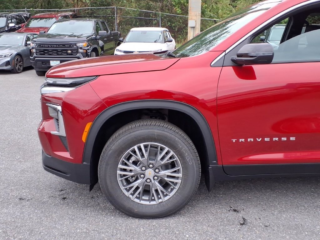 New 2027 Chevrolet Traverse LT FWD image 7