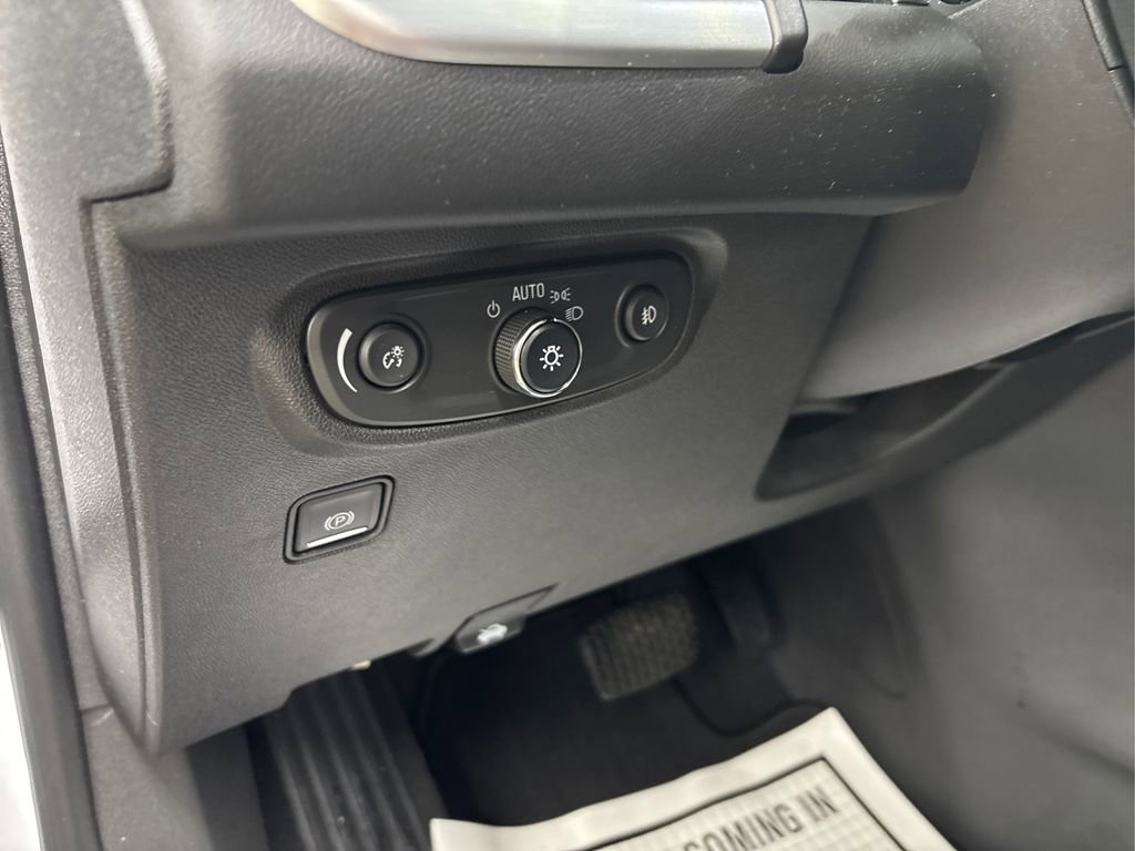 Used 2022 GMC Terrain SLT image 37