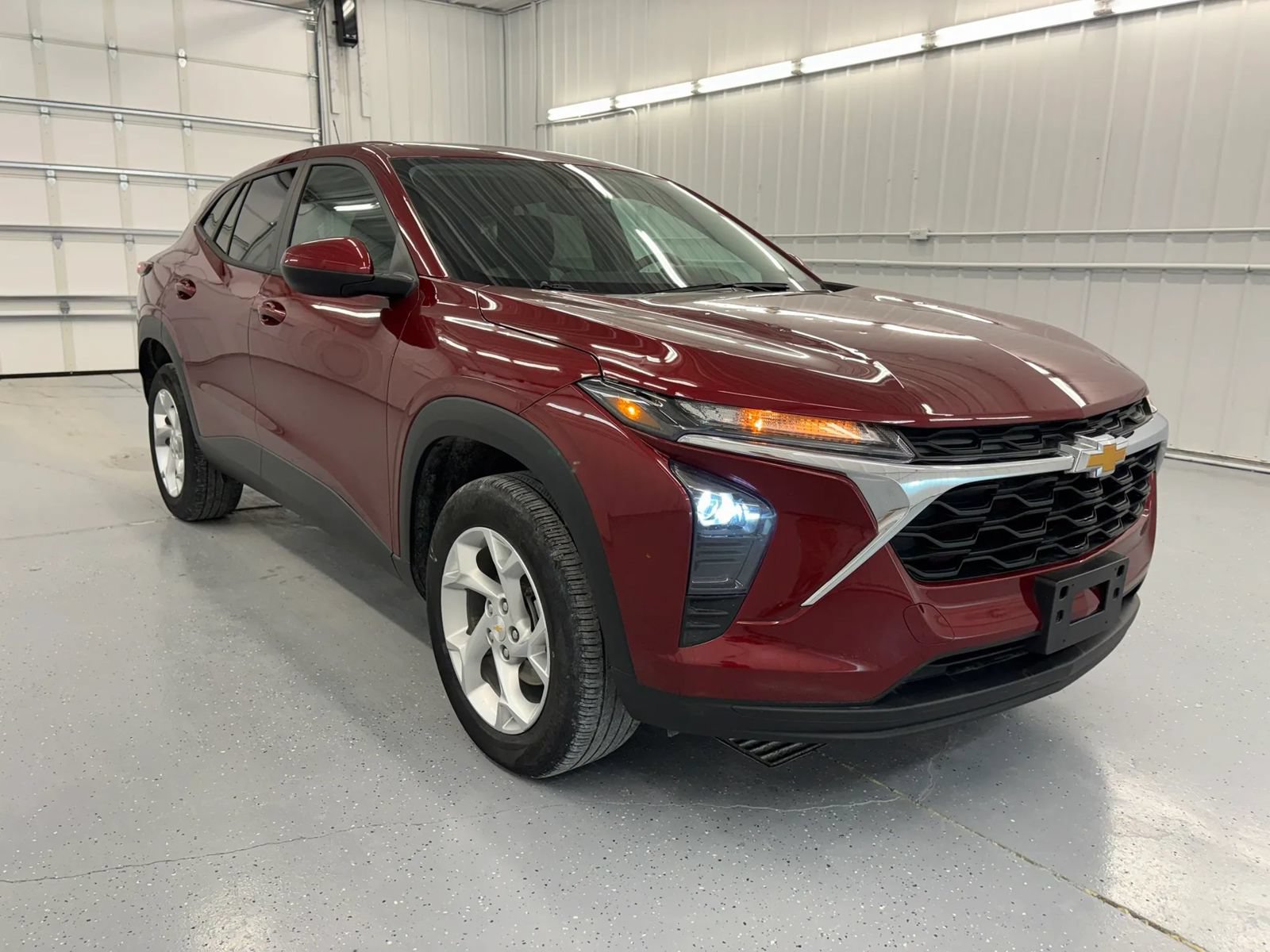 Used 2024 Chevrolet Trax LS w/ LS Convenience Package FWD image 13