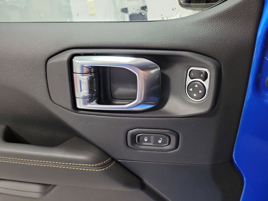 New 2026 Jeep Wrangler Sahara w/ Technology Group image 19