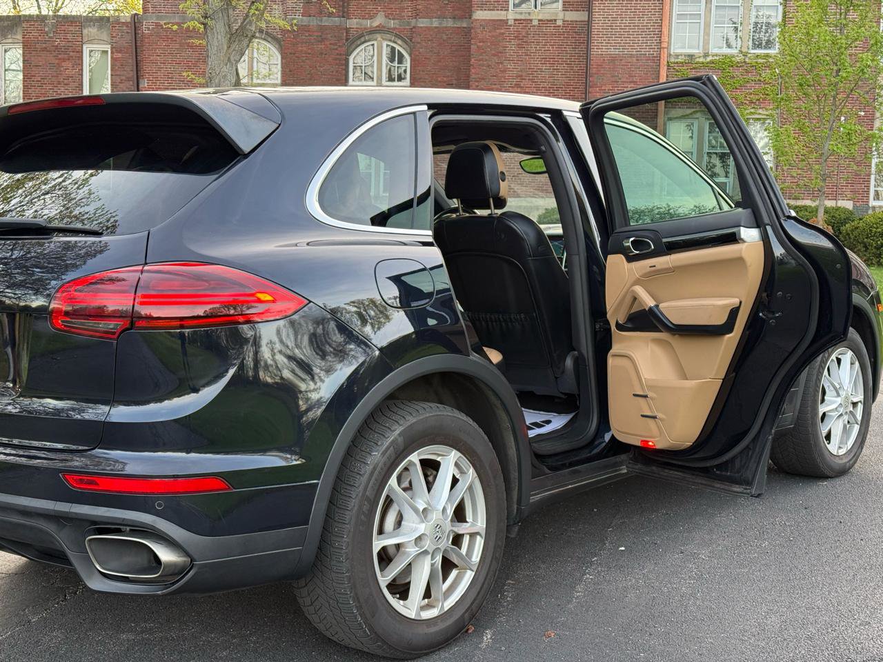Used 2015 Porsche Cayenne Diesel AWD/4WD image 5