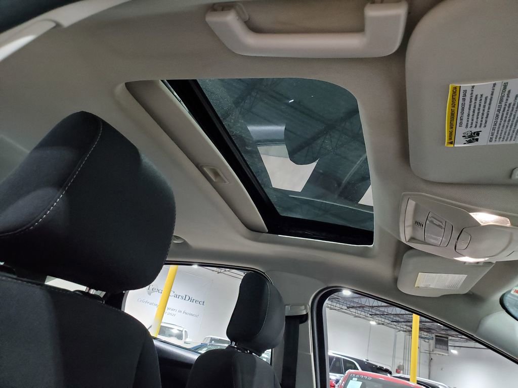 Used 2018 Ford Focus SEL FWD image 16
