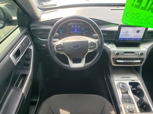 Used 2021 Ford Explorer XLT image 16