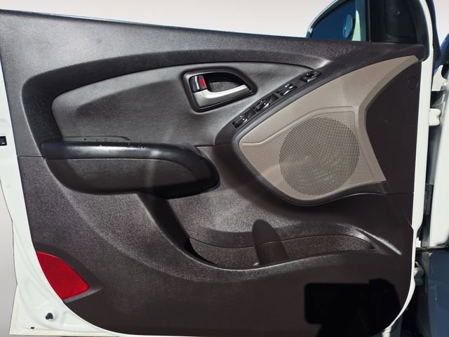 Used 2013 Hyundai Tucson Limited w/ Premium Pkg image 16