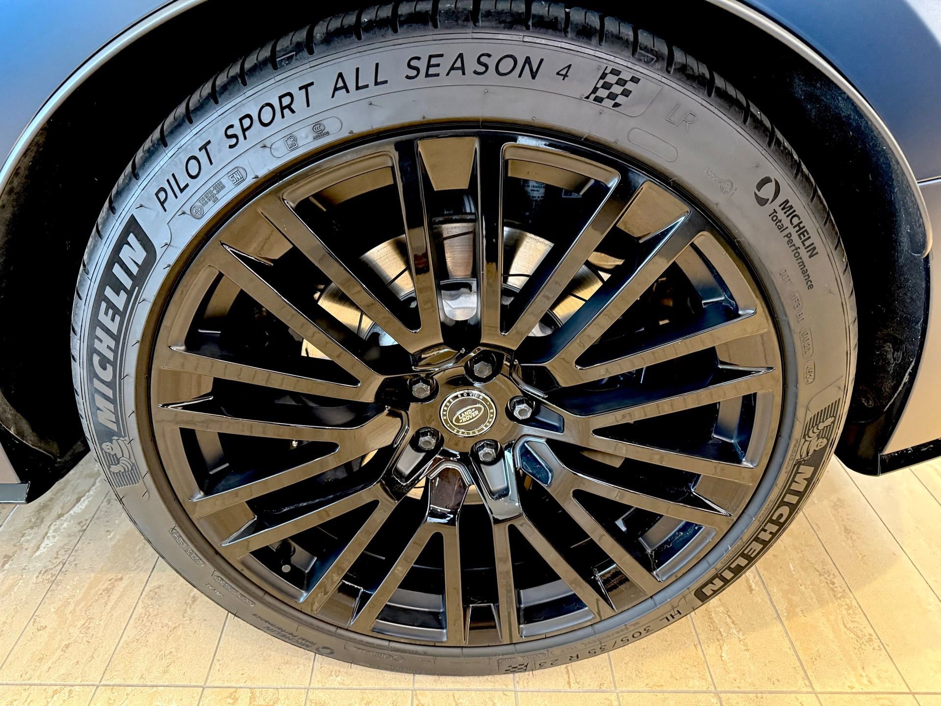 Used 2025 Land Rover Range Rover Sport SV Edition Two image 43