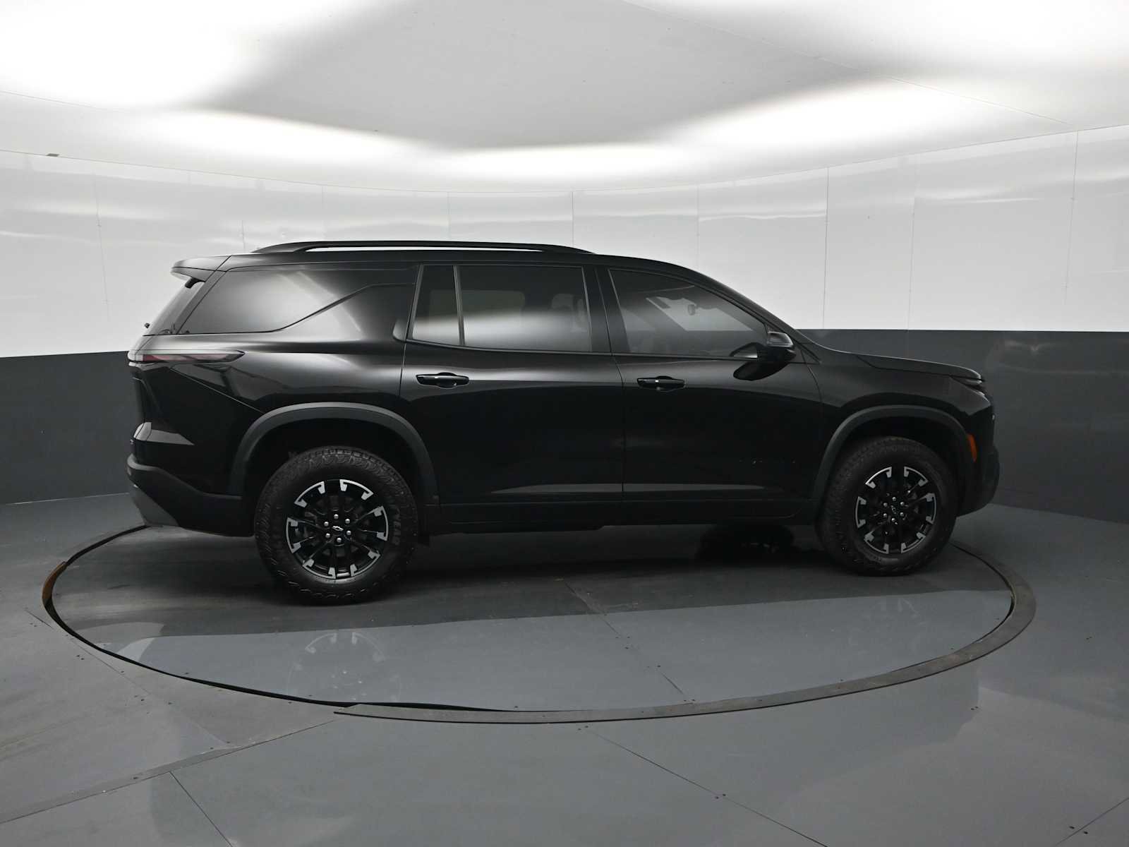 Used 2024 Chevrolet Traverse Z71 image 9