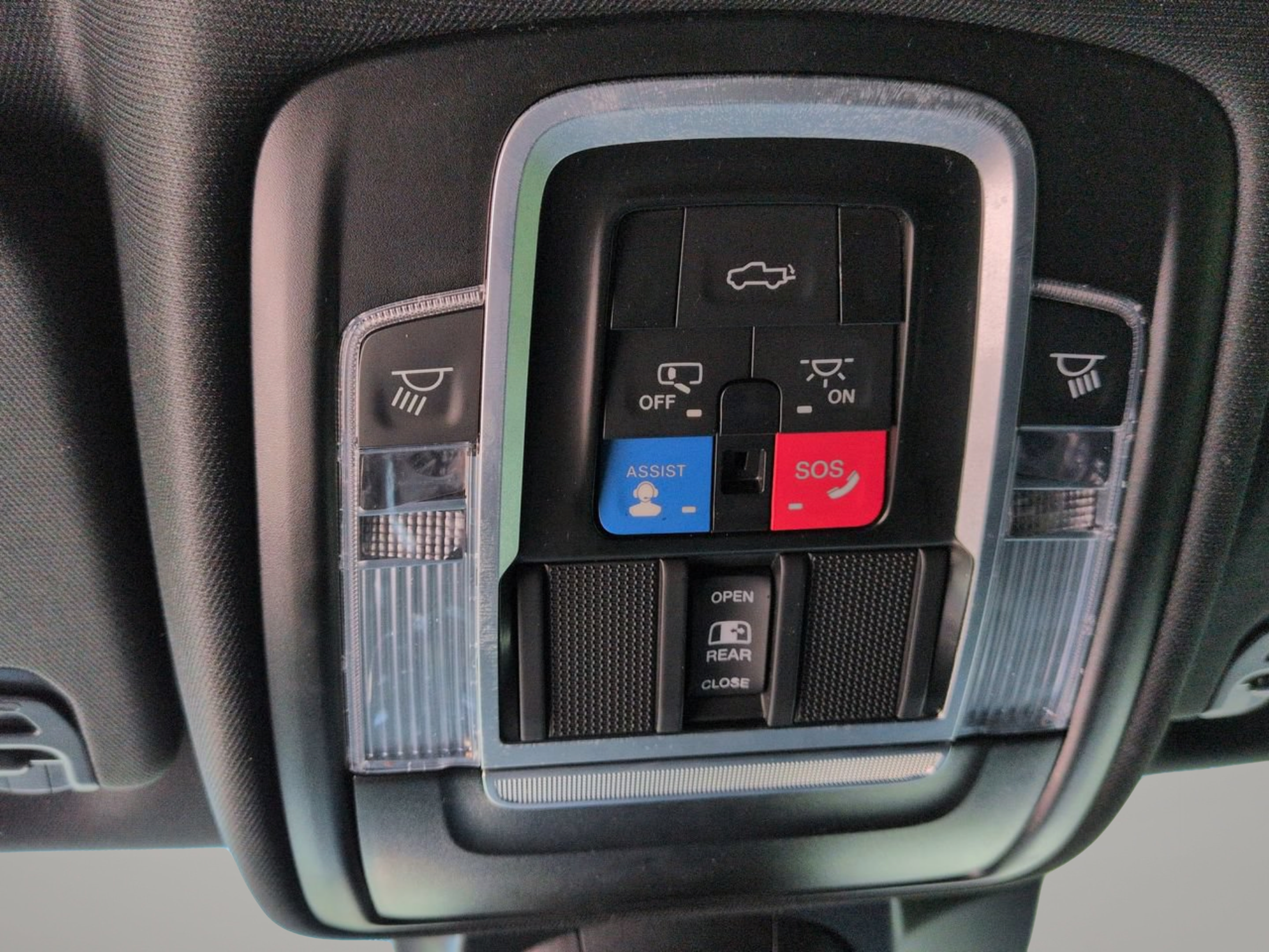 Used 2023 RAM 1500 Laramie RWD image 24