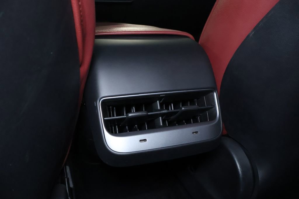 Used 2021 Tesla Model Y Long Range image 18