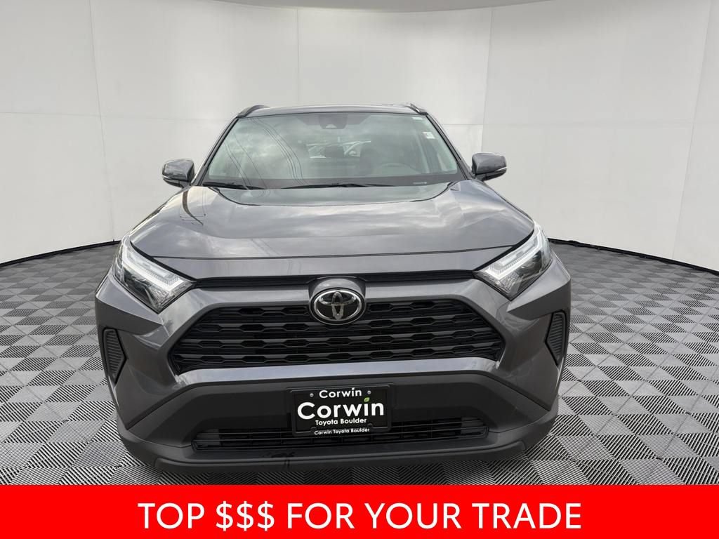 Used 2025 Toyota RAV4 XLE AWD/4WD image 2