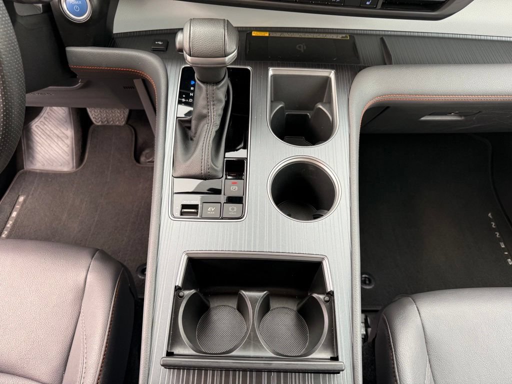 Used 2023 Toyota Sienna XSE w/ XSE Plus Package AWD/4WD image 18