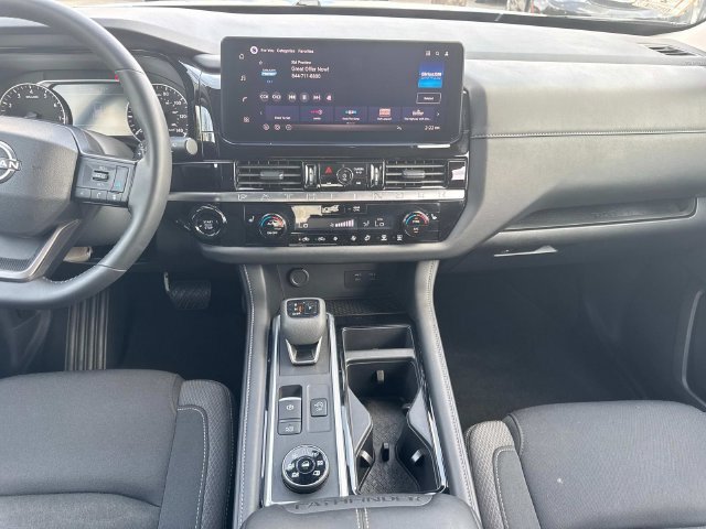 Used 2026 Nissan Pathfinder SV AWD/4WD image 19