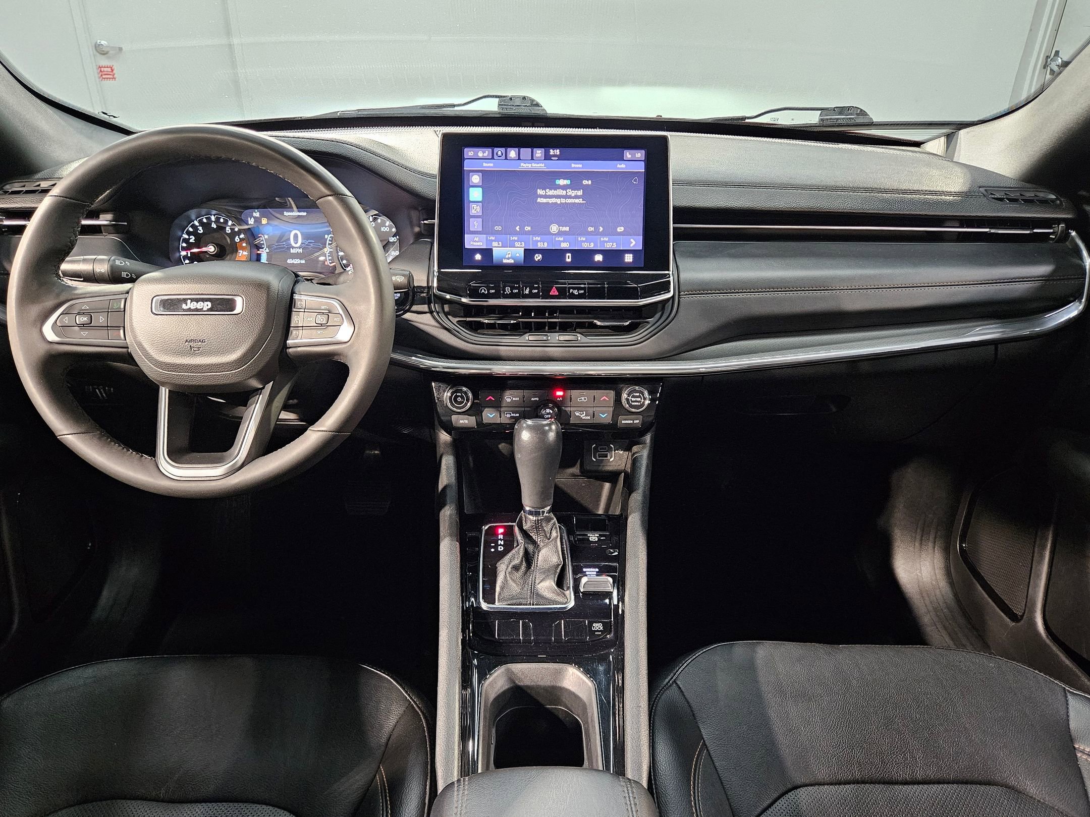Used 2023 Jeep Compass Limited AWD/4WD image 10