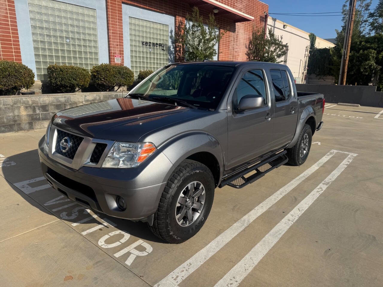 Used 2018 Nissan Frontier PRO-4X AWD/4WD image 1