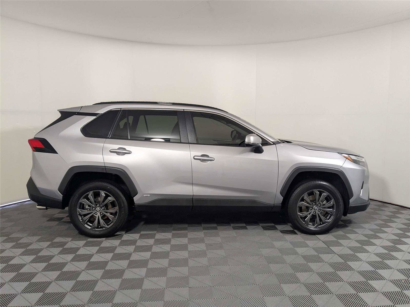 Certified 2023 Toyota RAV4 XLE Premium AWD/4WD image 4
