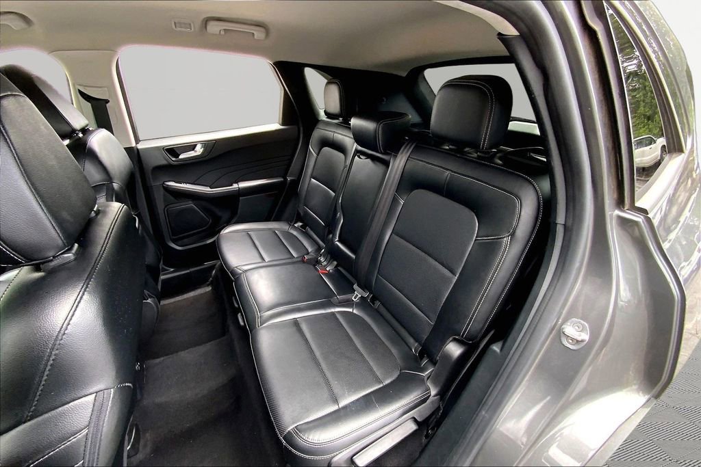Used 2022 Ford Escape SEL FWD image 16