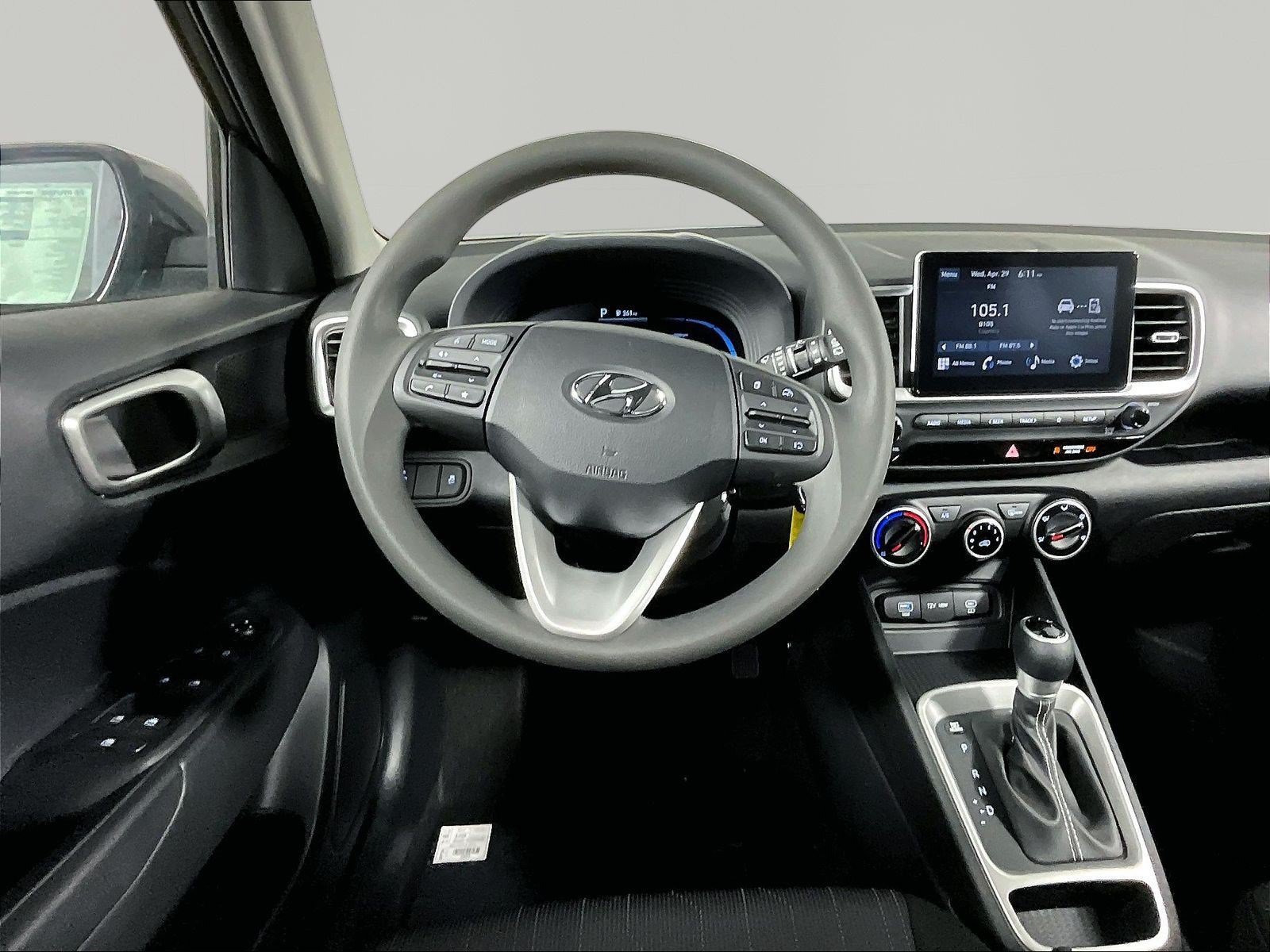 New 2026 Hyundai Venue SE FWD image 9