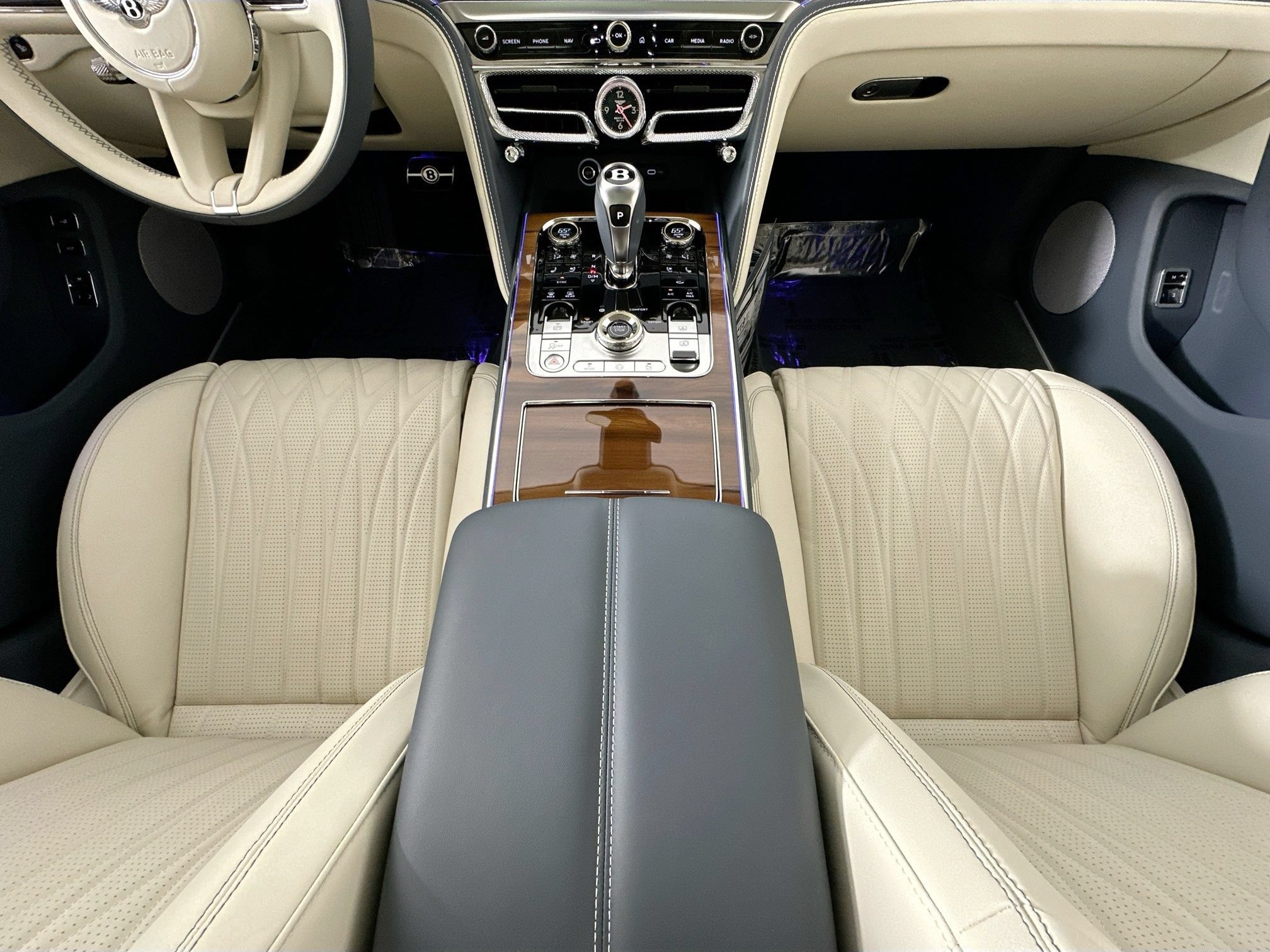 New 2026 Bentley Flying Spur Azure AWD/4WD image 21