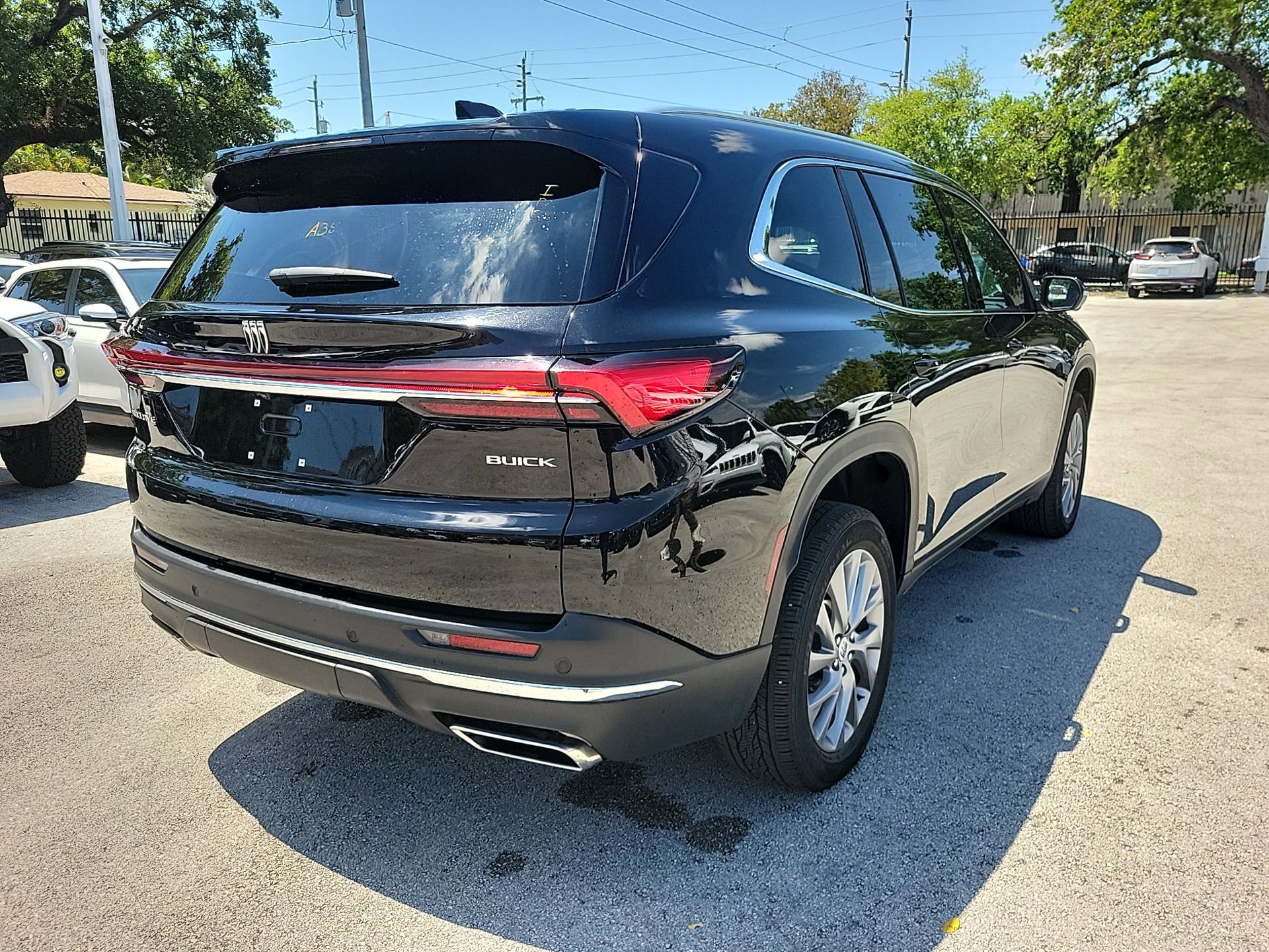Used 2025 Buick Enclave Preferred FWD image 11