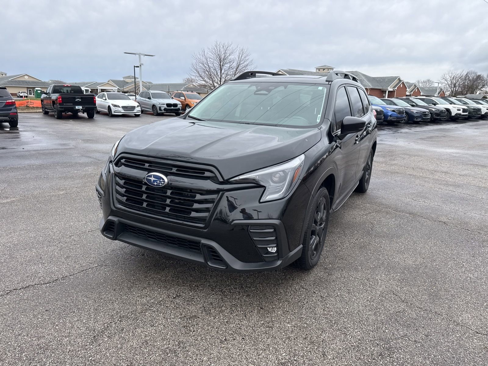 Used 2024 Subaru Ascent Onyx Edition image 3