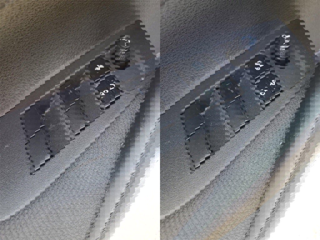 Used 2022 Toyota Corolla LE image 17