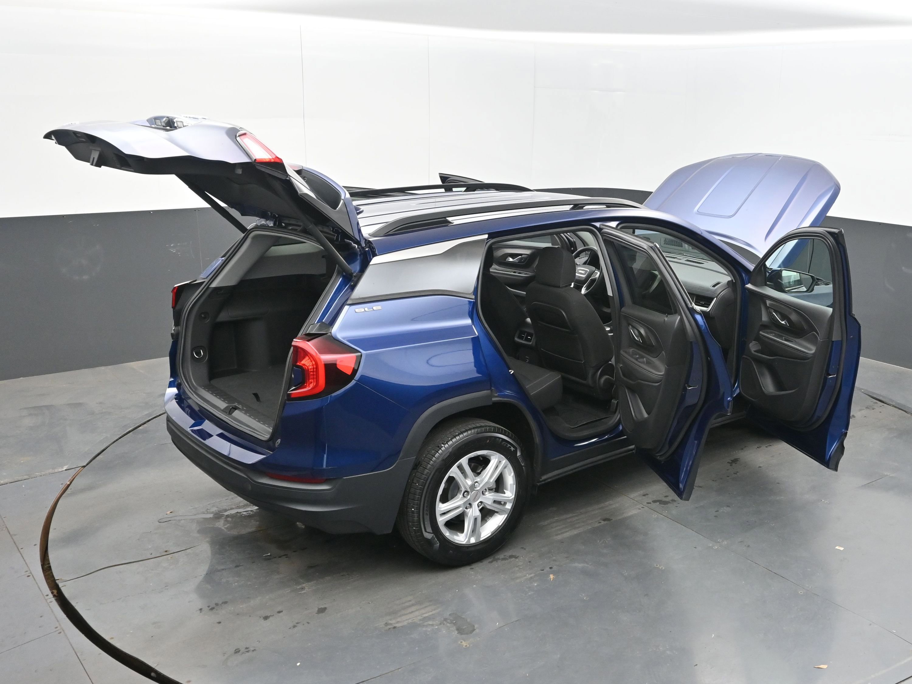 Certified 2022 GMC Terrain SLE w/ Driver Convenience Package FWD image 45