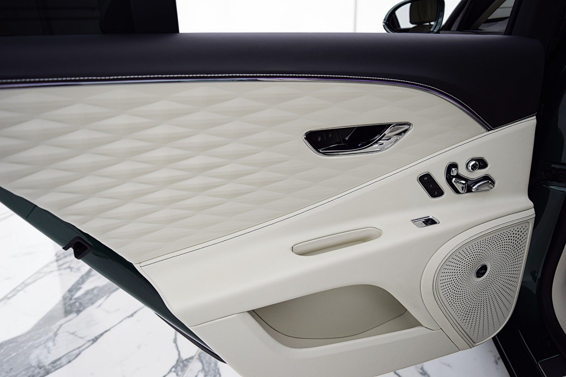 Certified 2022 Bentley Flying Spur V8 AWD/4WD image 37