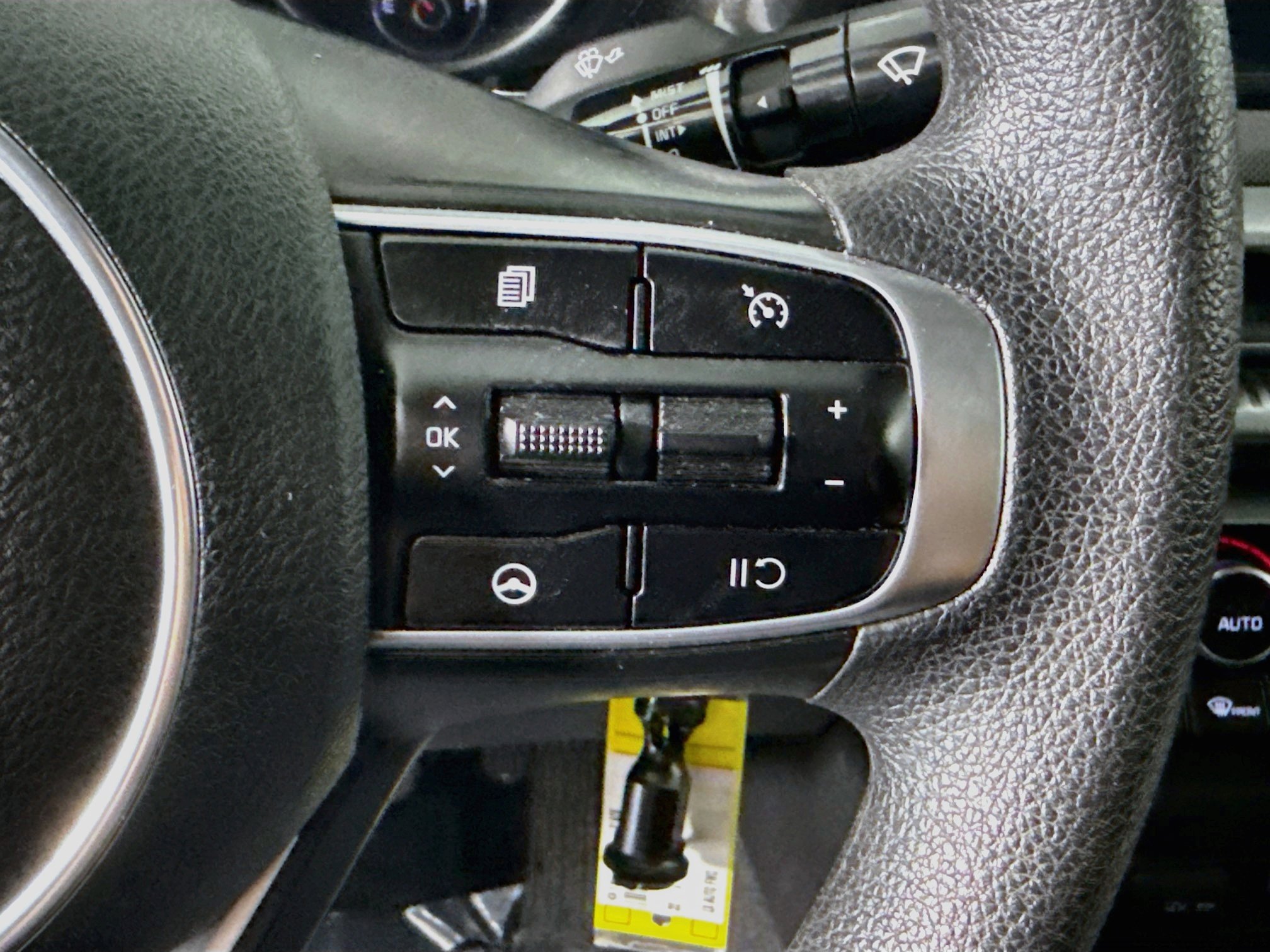 Used 2022 Kia K5 LX FWD image 15
