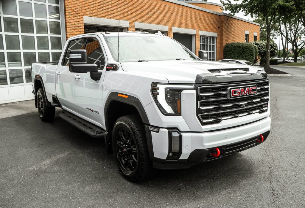 Used 2024 GMC Sierra 2500 AT4 w/ AT4 Preferred Package AWD/4WD image 6