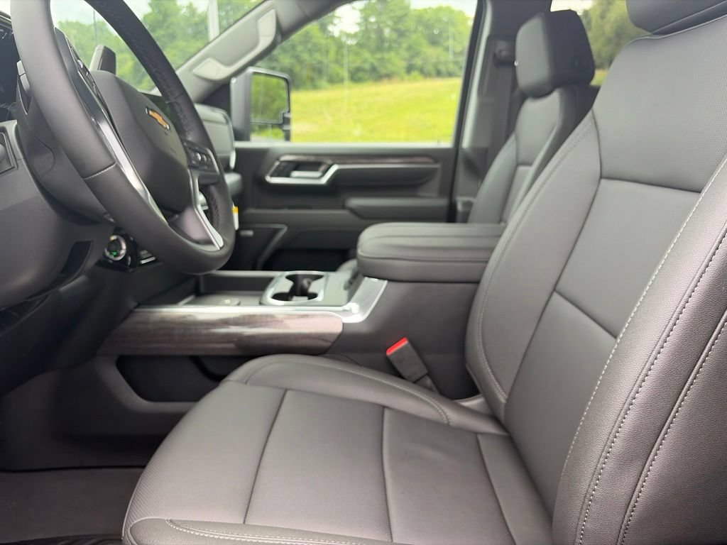 New 2026 Chevrolet Silverado 2500 LTZ w/ LTZ Plus Package AWD/4WD image 14