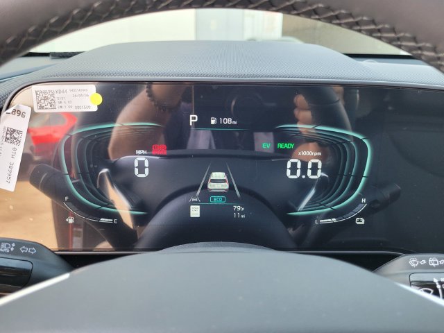 New 2026 Kia Niro EX FWD image 12