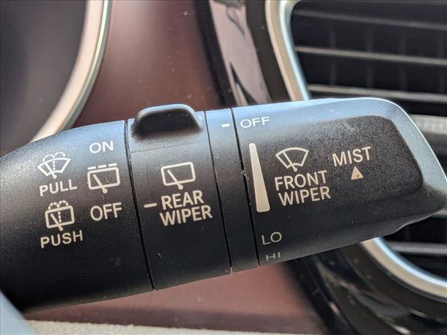 Used 2019 Chrysler Pacifica Limited image 9