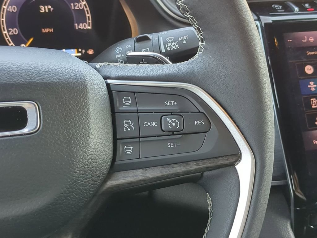 Used 2024 Jeep Grand Cherokee L Limited w/ Luxury Tech Group II image 22