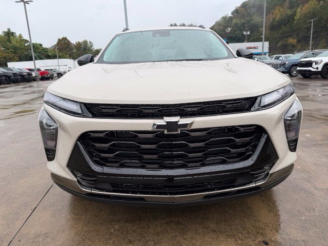 New 2026 Chevrolet Trax ACTIV w/ Driver Confidence Package FWD image 2