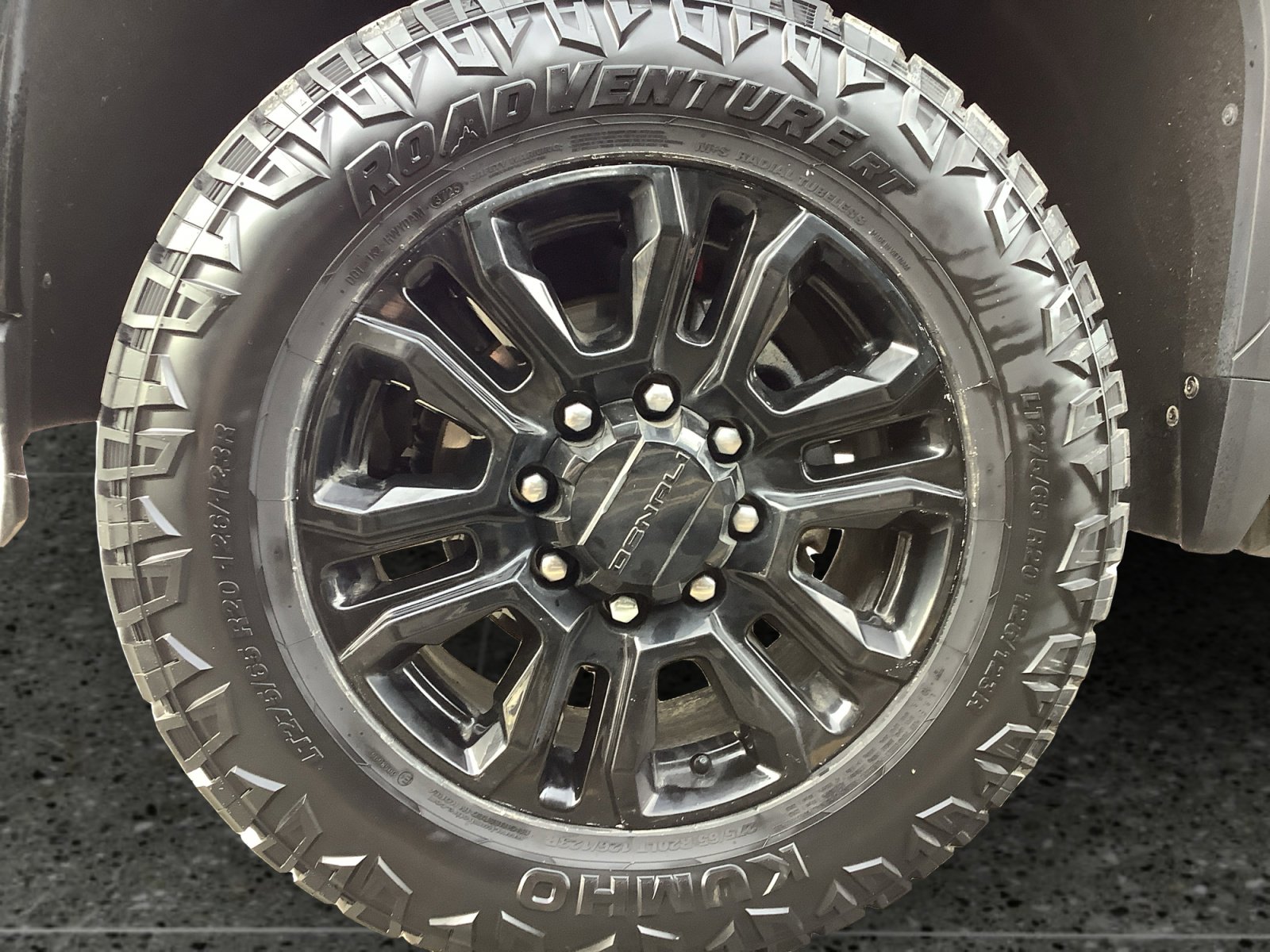 Used 2022 GMC Sierra 2500 Denali w/ Denali Black Diamond Edition image 14