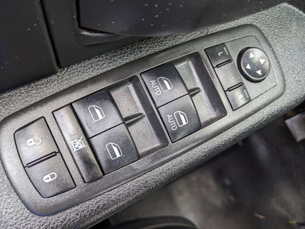 Used 2022 RAM 1500 Tradesman w/ Chrome Appearance Group AWD/4WD image 19