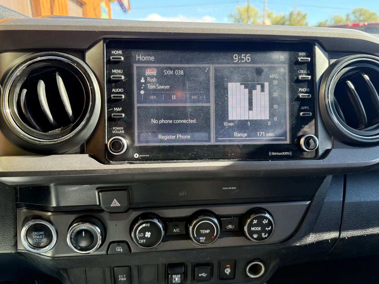 Used 2020 Toyota Tacoma TRD Off-Road image 14