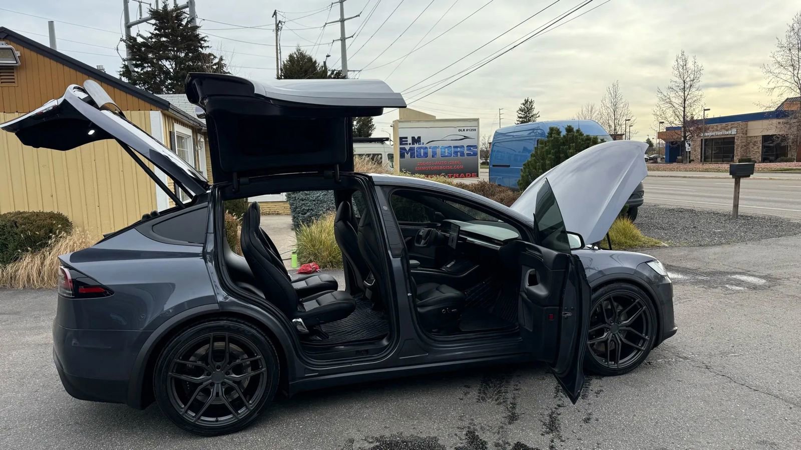 Used 2022 Tesla Model X Plaid image 1