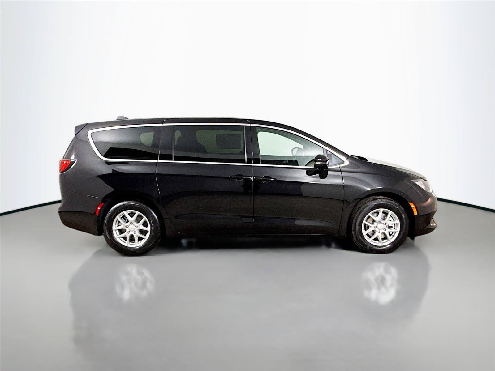 New 2027 Chrysler Pacifica LX FWD image 18